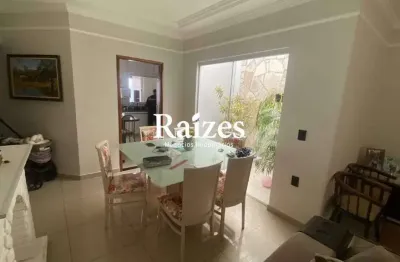 Casa à venda em Granada, Uberlândia: 3 quartos com varanda gourmet e acabamento de porcelanato