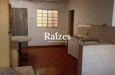 Casa 2 dormitórios à venda em Uberlândia - Bairro Pacaembu, 193 m²