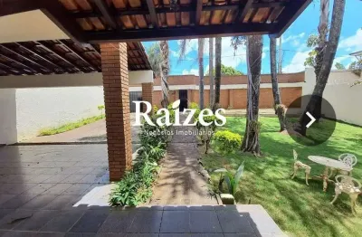 Casa Residencial à Venda em Cidade Jardim, Uberlândia – 4/4 sendo 1 suíte e Varanda Gourmet