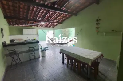 Casa com 3 quartos à venda no Mansour, Uberlândia 