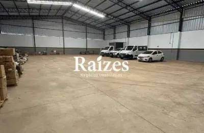 Barracão amplo e funcional com 1.050 m² no Centro Empresarial Leste III