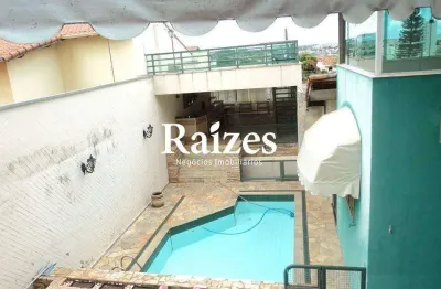 Casa com 6 quartos à venda no Fundinho, Uberlândia 