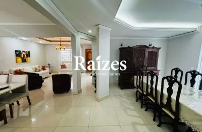 Casa para Aluguel 4 Quartos, 2 Suítes, 280 m² Bairro Vigilato Pereira, Uberlândia