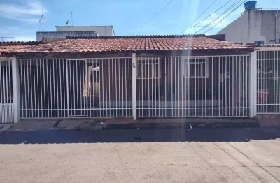 Casa 2 dormitórios para Venda em Brasília, Ceilândia Sul (Ceilândia), 2 dormitórios, 1 banheiro, 3 vagas