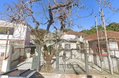 Casa  3 dormitórios com piscina para venda no bairro Menino Deus Porto Alegre/RS.