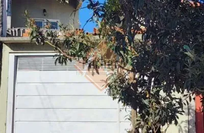 Sobrado Frontal na Vila Paranaguá, 3 dormitórios, 1 suíte, 4 vagas, sótão, 180 m², R$750.000,00