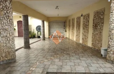 Casa na Vila Londrina, 5 dormitórios(3 suítes), 5 vagas, edícula, 428m², R$1.580.000,00