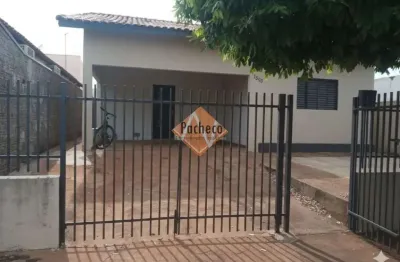 Casa Térrea em Indiaporã, 3 dormitórios, 3 vagas, 250m², R$ 180.000,00.