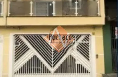 Sobrado na Vila Constança, 3 dormitórios (1 suíte), 2 vagas, 153m², R$798.000,00