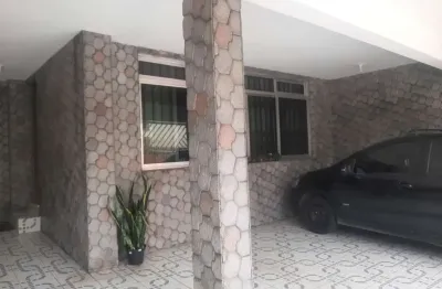 Casa sobrado 300m² 4 quartos - 2 suites - 5 vagas copa-cozinha -churrasqueira - janelas em alumínio