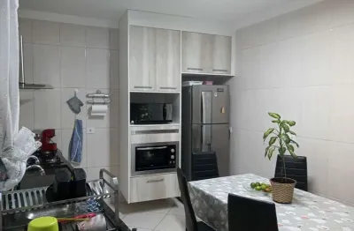 Imperdível Sobrado de 4 Quartos na Vila São Geraldo, São Paulo-SP: 2 suítes, 3 banheiros, 2 vagas, 150m². Venha conferir!