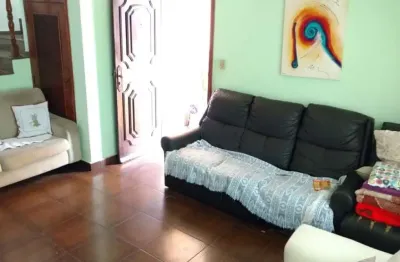 Sobrado na Vila Paulo Silas com 140m² 3 dormitórios 2 banheiros 2 vagas