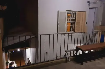 Casa assobradada com 120m², 2 dormitórios, 2 banheiros e 2 vagas em indianópolis