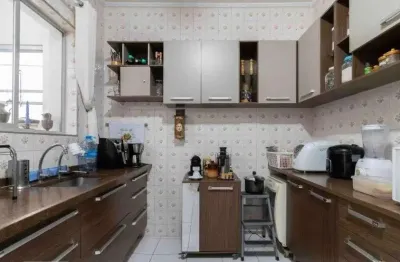 Sobrado com 200m e 3 quartos na vila prudente! aceita permuta por apto!