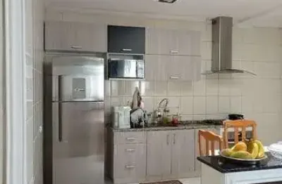 Sobrado á venda no Jardim Record com 130m² 2 dormitórios 2 banheiros 2 vagas