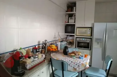 Imperdível: Casa em Condomínio à venda em São Paulo-SP, Vila Santos. 2 quartos, 1 suíte, 4 banheiros, 3 vagas, 190m².