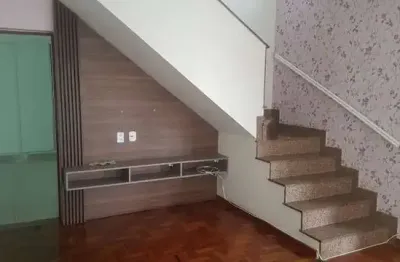 Casa á venda no Parque São Domingos com 300m² 2 dormitórios 2 banheiros 4 vagas.