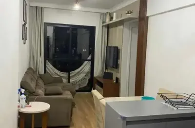 Apartamento com dois dormitórios e varanda, uma vaga de garagem, móveis planejados da cozinha, lavan