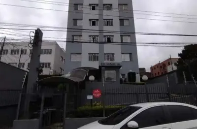 Apartamento todo reformado com 60m quadrados, sala ampla de dois ambientes, cozinha já com armários,