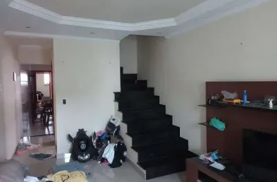 Sobrado novo 3 quartos 3 banheiros armários de cosinha pia/escada de mármore super novo churrasqueir