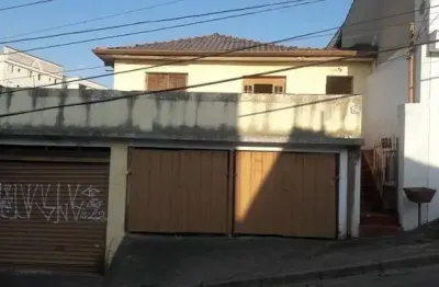 Casa antiga com 2 dormitório sala cozinha banheiro quintal edícula terreno 10x20