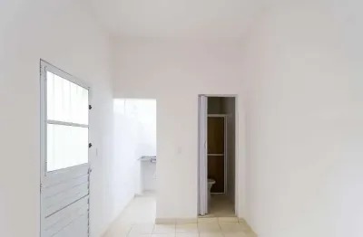 Sobrado à venda no rio pequeno, 150m² com 3 dormitórios, 3 banheiros e 1 vaga de garagem.