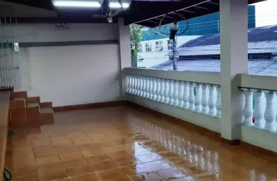 Casa assobradada no butantã com 3 quartos 2 vagas, 3 banheiros.