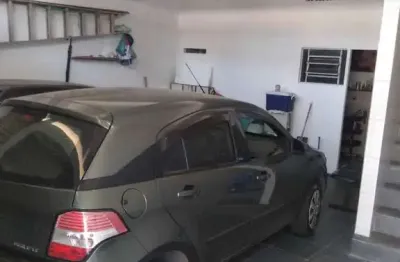 Sobrado à venda com 150m² 3 dormitórios 1 suíte e 3 vagas de garagem na Vila Marari , São Paulo - SP