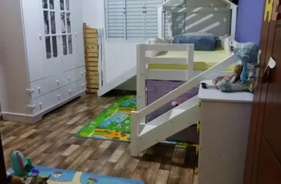 Parque Maria Domitila, sobrado com três dormitórios e quatro vagas de garagem