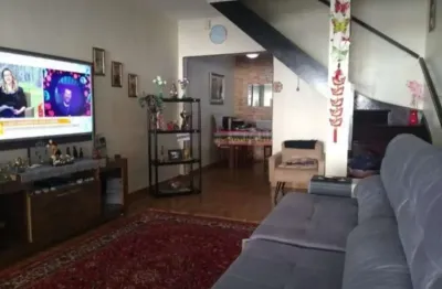 Sobrado à venda 150m² sendo 3 dormitórios, 2 banheiros com 1 suíte e 01 vaga - vila leopoldina