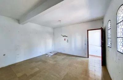 Espetacular Casa à Venda em São Paulo-SP, Vila Indiana: 5 Quartos, 2 Suítes, 3 Banheiros, 2 Vagas, 260m² de Área.