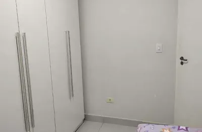 Sobrado com 102m², 3 dormitórios (uma suíte), 3 banheiros, sala, cozinha, área de serviço, espaço gourmet, 2 vagas, São Paulo.