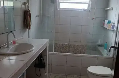 Imperdível Casa à Venda em São Paulo-SP, Vila Pirituba: 4 quartos, 2 suítes, 4 banheiros, 5 vagas de garagem, 210m².