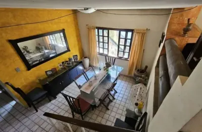 Casa em condomínio à venda com 250m² 3 dormitórios 1 suíte 4 banheiros 3 vagas