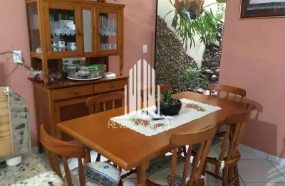 Imperdível sobrado com 3 quartos e 5 vagas na Vila Matilde, São Paulo-SP: 141 m² de puro conforto!