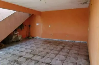Sobrado à venda na Chácara Inglesa com 140m² 3 dormitórios 2 banheiros 2 vagas