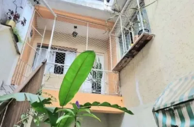 Sobrado à venda no Jardim Planalto com 260m² 3 dormitórios 2 banheiros 3 vagas