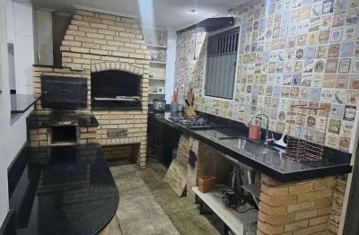 Sobrado à venda na Vila Palmares, Santo André-SP: 3 quartos, 1 suíte, 2 banheiros, 2 vagas, 150m² de área