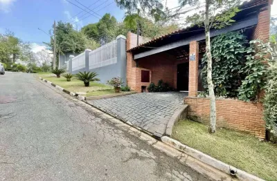 Casa em condomínio - térrea 3 suítes, anexo gourmet, piscina e pomar!