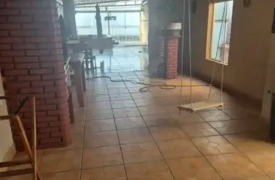 Casa à venda no Jardim Miragaia com 250m² 3 dormitórios 4 banheiros 3 vagas