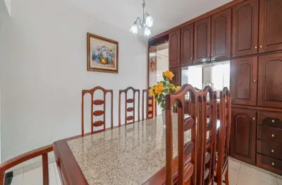 Casa à venda no Jardim Nossa Senhora do Carmo com 500m² 3 dormitórios 1 suíte 4 banheiros 2 vagas