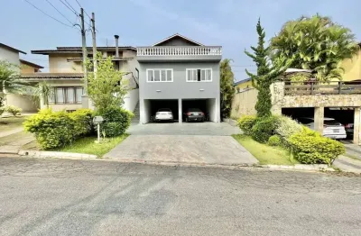 Casa em condomínio - 4dorms/2sts, escritório. quiosque c/ churrasqueira!