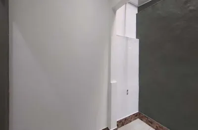 Casa Sobrado à venda de 4 dormitórios sendo 1 suíte e 2 vagas na Saúde