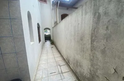 Sobrado à Venda no Parque América 3 domitórios 3 suites 152m²