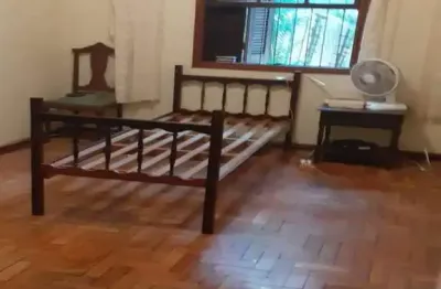 Casa à venda no Horto Florestal com 180m² 4 dormitórios 2 banheiros 1 vaga