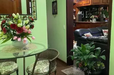 Casa para locação na aclimação de 3 dormitórios sendo 2 suítes e 2 vagas