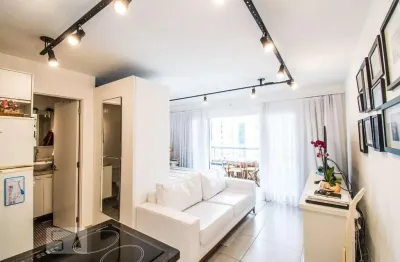 Kitnet / Stúdio à venda na Rua Clímaco Barbosa, --, Cambuci, São Paulo