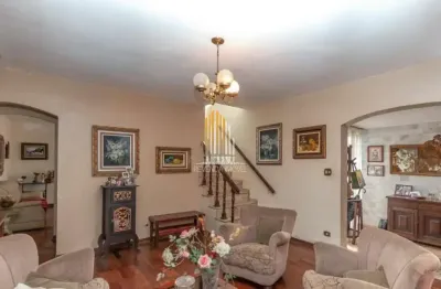 Casa assobradada, com 163m², 3 dormitórios, 2 salas, 2 banheiros, na região do campo belo.