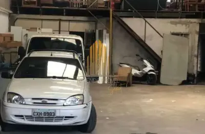 Americanópolis, galpão comercial de 500m² com 1 escritorio , 2 banheiros.