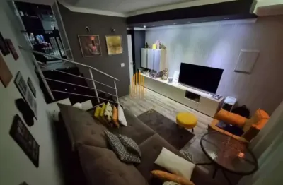 Interlagos - casa de 110m² com 2 suítes, sala, 3 banheiros e 2 vagas.